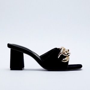NWOT Zara Velvet Square Toe Chain Detail Sandal